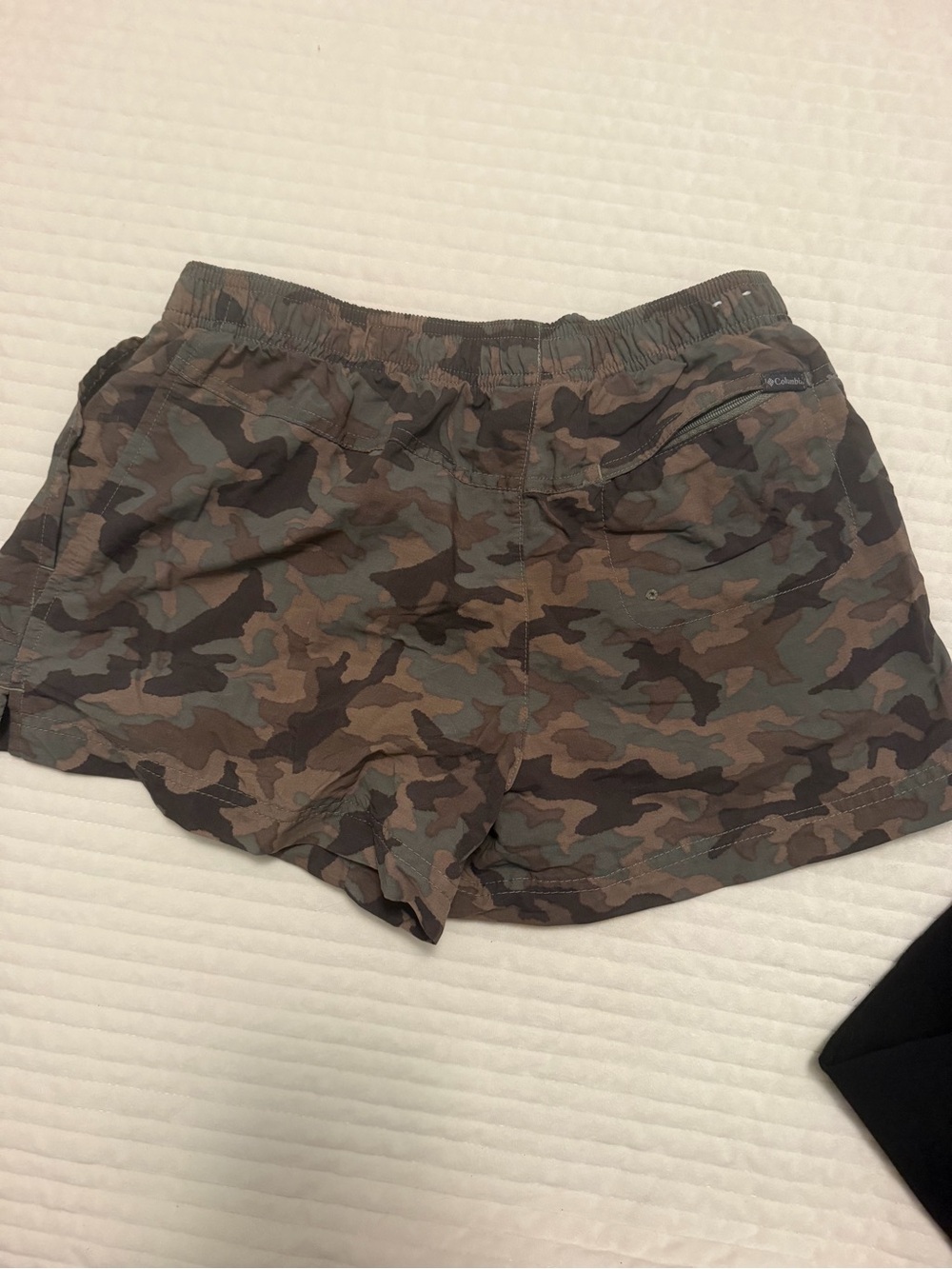 Women's Camo Elastic Waist Shorts - Columbia